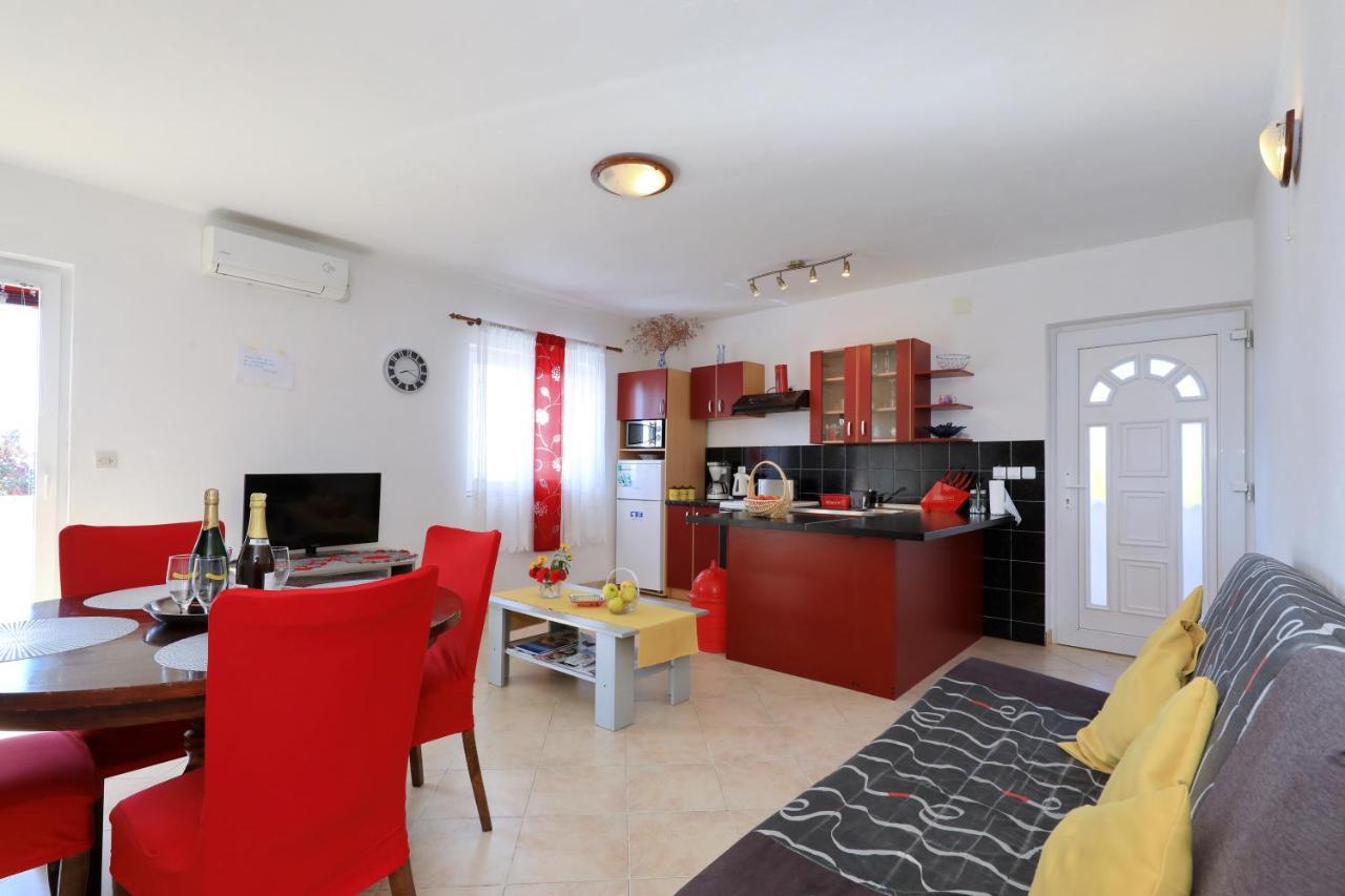Apartments Luca Ražanac 외부 사진