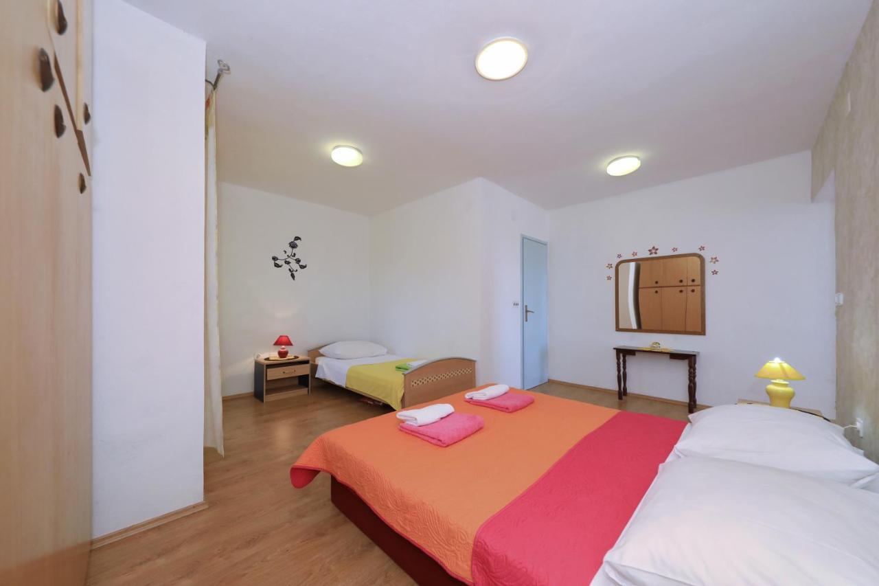Apartments Luca Ražanac 외부 사진